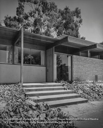 SHULMAN FRONT ENTRY OF ROBERTS RESIDENCE